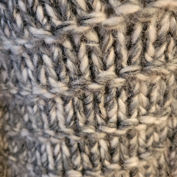 Gap Gray Marled Cable Knit Sweater Size Small - Picture 4 of 4